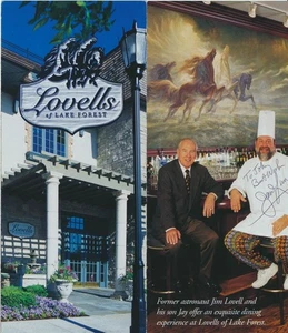 James A LOVELL / Signiertes Faltblatt / unsigniertes Farbfoto - Bild 1 von 2