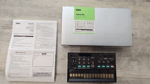 Korg Volca FM Synthesizer in OV, mit Bedienungsanleitung und Batterien - Bild 1 von 2