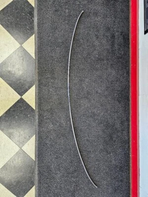 1967 68 69 1968 CADILLAC ELDORADO CAPUZ BORDA TRASEIRA ACABAMENTO LABIAL GM - Imagem 1 de 4