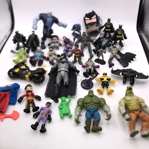 Lot of 30 Batman And Other DC Comics Action Figures & Accessories - DC LOT A - Picture 1 of 12