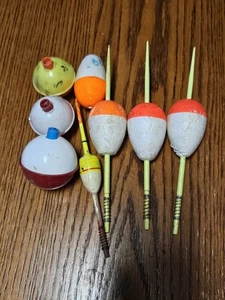 Lot of 8 Vintage Fishing Bobbers Plastic & Foam - Picture 1 of 8