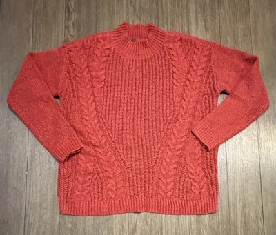 Simply Vera Cable Knit Sweater Women’s Size M Holiday Christmas Valentines  - Image 1 of 4