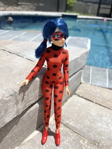 Bandai Miraculous Ladybug and Cat Noir Toys Marienkäfer Modepuppe | Film - Bild 1 von 5