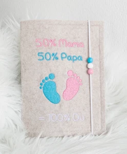 Mutterpasshülle • Baby Füße 2019 50% Mama Papa • Umschlag • Filz • Holzperlen • - Bild 1 von 1