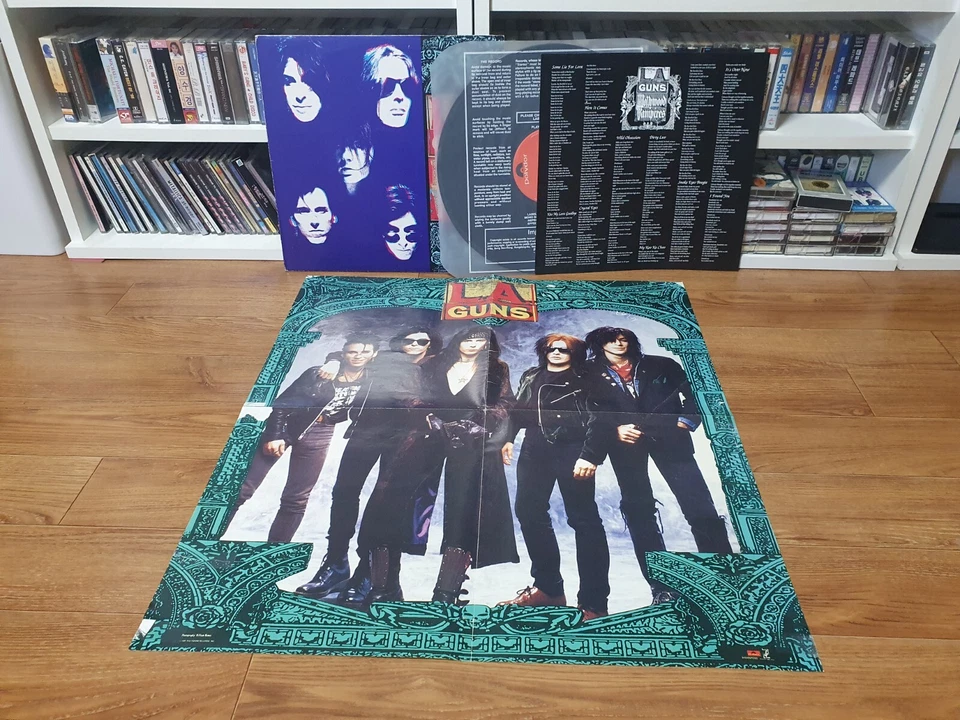 L.A. Guns - Hollywood Vampires 11 Tracks 1991 Korea LP Vinyl Insert POSTER Foto 1 de 4