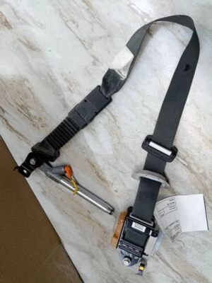 Used Front Right Seat Belt Front fits: 2012 Hyundai Tucson bucket seat hydrogen Foto 1 de 4