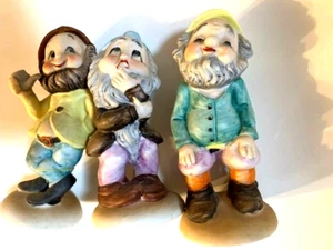 JUEGO DE 3 FIGURAS DE PORCELANA MATE CERÁMICA ENANA PIXIE ELFO GNOMO DE COLECCIÓN - Imagen 1 de 4