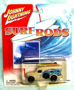 JOHNNY LIGHTNING 1:64 SURF RODS WORLD WAR II AMBULANCE ON CARD 2003 - Picture 1 of 2