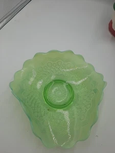 JEFFERSON GLASS Green Opalescent Candy Dish/Bowl Many Loops Design 1900 - 1933 - Picture 1 of 6
