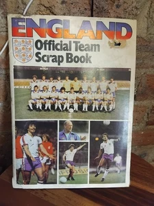 álbum de recortes de fútbol vintage con pegatinas equipos ingleses más más 1982 - Imagen 1 de 15