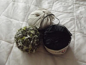 Garn aus Haushaltauflösung Bändchen Garn  Verschiedene Farben 3Stück - Bild 1 von 8