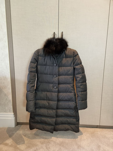 Giacca imbottita da donna grigia Prada taglia 38