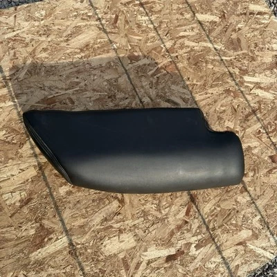 2010-2012 FORD TAURUS REAR RIGHT SIDE SECOND 2ND ROW SEAT BOLSTER CUSHION OEM - Image 1 of 4