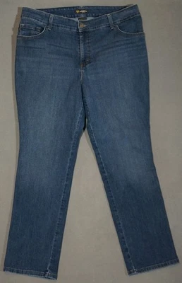 WJ15452 **LEE** SLIMS HIGH RISE RELAXED, STRAIGHT LEG WOMENS JEANS sz18W MEDIUM - Image 1 of 4