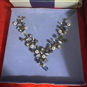 Avon Vintage Dance Of Flowers Nina Ricci Necklace  - Picture 1 of 5