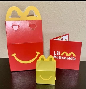 Juguete Happy Meal LIL McDonalds 2025 DORADO Mini caja Happy Meal #21 - Imagen 1 de 5