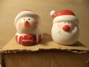 VINTAGE WEIHNACHTSMANNKOPF UND SCHNEEMANNKOPF SALZ- UND PFEFFERSTREUER NEU KOSTENLOSER VERSAND - Bild 1 von 6