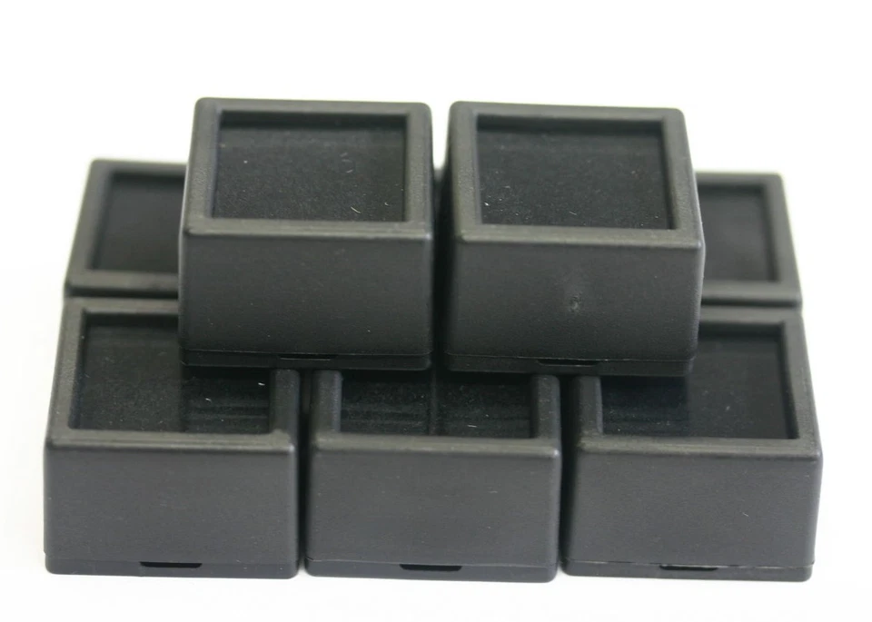 Caja de 50 frascos de gemas cuadrados con tapa de vidrio piedras preciosas negras moneda espuma blanca/negra 1 1/16"  Foto 1 de 1