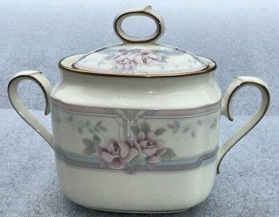 Noritake Sugar Bowl W/Lid 9736 Magnificence Fine Bone China 4-1/2 X 6 Inch Gold - Image 1 of 4