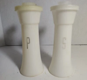 Vintage Tupperware 6" Salt And Pepper Shakers - Picture 1 of 3