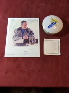 President George W. Bush photo First Lady Laura Bush ceramic jewelry tray signed - Picture 1 of 9