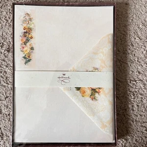 Hallmark Boxed Stationery Designed & Solid Sheets + Designed Envelopes SEALED! - Picture 1 of 4