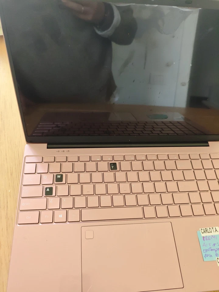 Laptop Rosa 32GB RAM POLLICI 15.6 INTEL INSIDE - Immagine 1 di 3