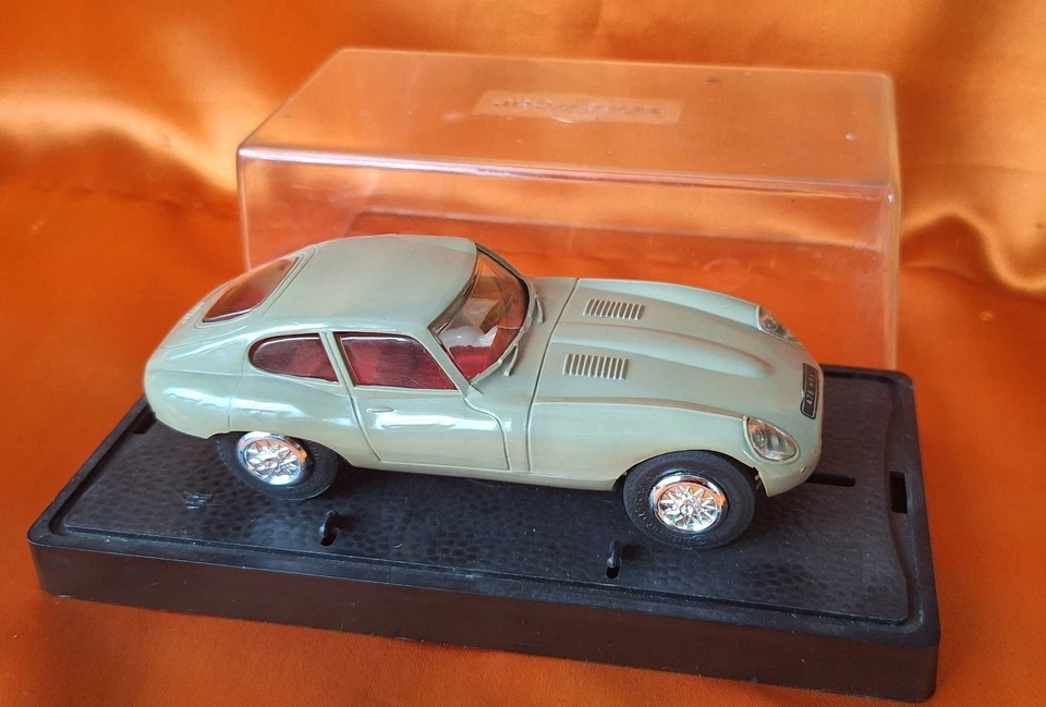 Coche Jaguar E Type - Stabo Car - Tipo Scalextric - - Imagen 1 de 4