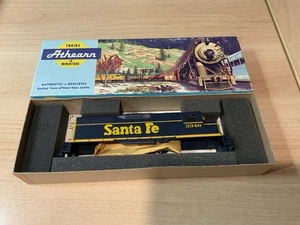 Athearn Ho Scale Santa Fe GP35 #3346 Shell W/ Handrails - Picture 1 of 4