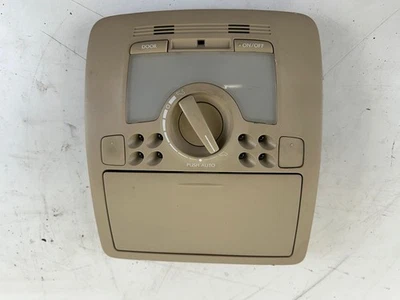 Оригинальный бежевый купольный фонарь Lexus IS350 XE20 06-13 - Изображение 1 из 4