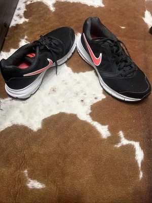 Nike Downshifter 6 Running Shoes Black Sneakers Athletic US 7.5 Women's - Image 1 of 4