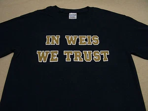 NOTRE DAME FIGHTING IRISH - IN WEIS WE TRUST - RETRO SMALL SIZE T SHIRT! - Picture 1 of 5