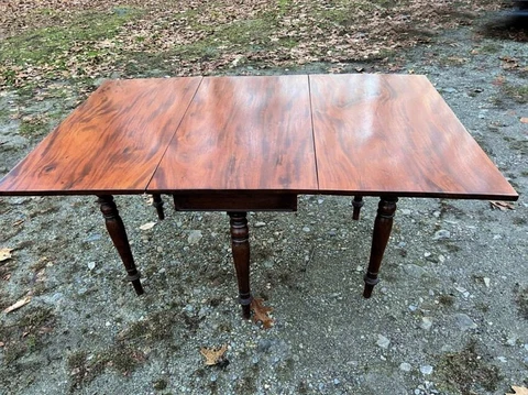 ORIG American Federal period dining table c1830  Unusual swing legs easy seating Cover
