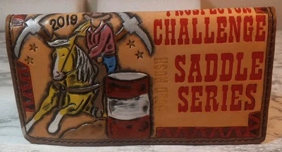 Cubierta de chequera de cuero estampado Pro Elite World Challenge 2019 Barrel Racer Foto 1 de 4