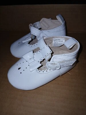 laura ashley sz3 baby shoes - Image 1 of 4