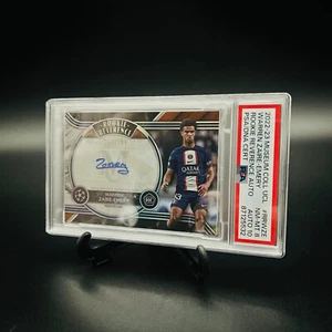 COLECCIÓN MUSEO TOPPS 2022/23 | WARREN ZAIRE-EMERY | Auto Rookie /299 | PSA 8 - Imagen 1 de 2