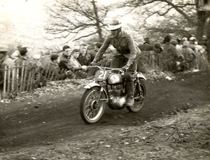 MOTOCROSS/SCRAMBLING - JOHNNY HARRIS - signed photograph - good - Foto 1 di 1