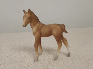 Raro stampo puledro purosangue Breyer 1975 mini stalla - Foto 1 di 7