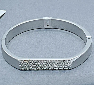 Brazalete brazalete con bisagra de resorte de cristal pavé tono plata Chico’s 7 pulgadas B5-31 Foto 1 de 4