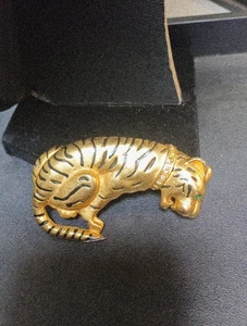 Vintage Tiger Brooch Gold Large Rhinestone Crystal Heavy 1980s CJC J-9 (8) - Picture 1 of 2