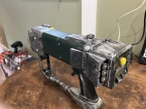 Laser Pistol – Fallout Prop Replica - Picture 1 of 2