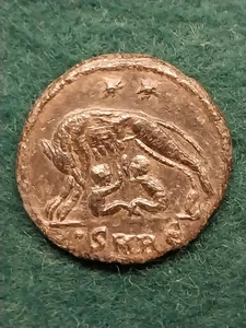 Roman Empire, Constantine I, Nummus, She-Wolf & Twins, VRBS, ROMA, 18mm, 2.5gr - Picture 1 of 3