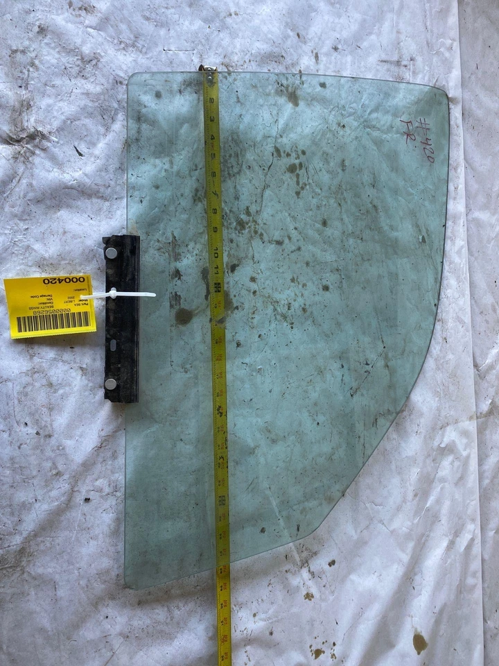 Jeep Liberty 2002-2006 vagón 4 puertas puerta delantera ventana de vidrio lado derecho del pasajero Foto 1 de 4