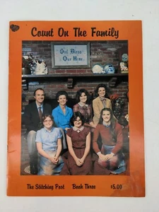 Folleto de punto de cruz contado vintage 1980 Count On The Family patrones - Imagen 1 de 3