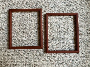 Lot 2 Vintage 70er Jahre massive Naturholz gebeizt Bilderrahmen; rostfarben; fasst 8x10 - Bild 1 von 15