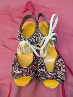 Zapatos de discoteca vintage años 70 sandalias de tela con suelas de madera 6,5 o 7 Foto 1 de 4