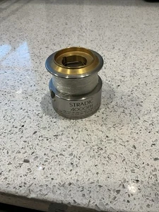 Bobina Shimano Stradic 4000FH con linea - Foto 1 di 5