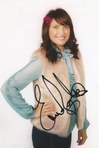 EASTENDERS* EMMA BARTON 'HONEY MITCHELL' SIGNED 6x4 SEXY PORTRAIT PHOTO+COA - Picture 1 of 1