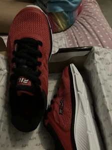 Fila Schuhe für Kinder Größe 12 15 $ Preis fest  - Bild 1 von 5