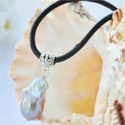 Collar con correa de cuero colgante de perlas barrocas moradas de 22 mm 18 pulgadas regalo impecable Foto 1 de 4